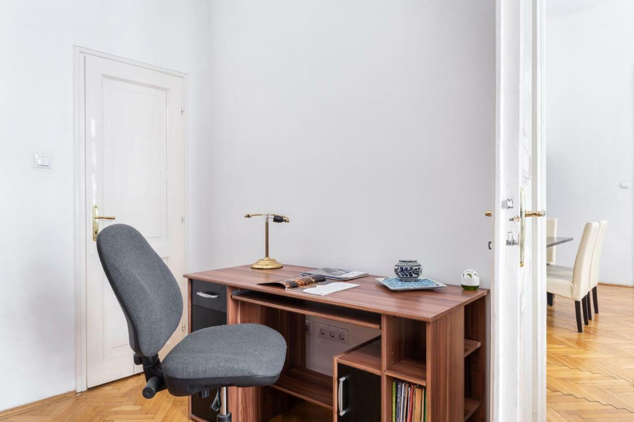 Izabella Home 2 Βουδαπέστη Εξωτερικό φωτογραφία